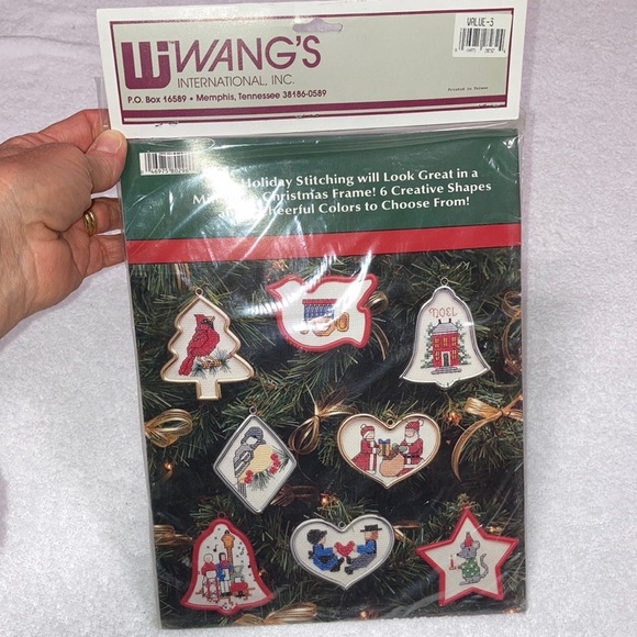 NWT Vintage wangs holiday stitchery needlepoint decoration frames Christmas - Picture 1 of 5